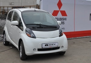 Mitsubishi i-MiEV подешевел вдвое