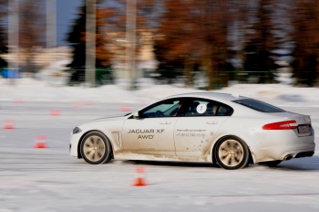 «Автобиография» провела тест-драйв Jaguar AWD