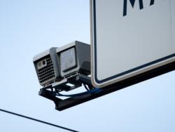 В ПДД появится новый дорожный знак, предупреждающий о камерах