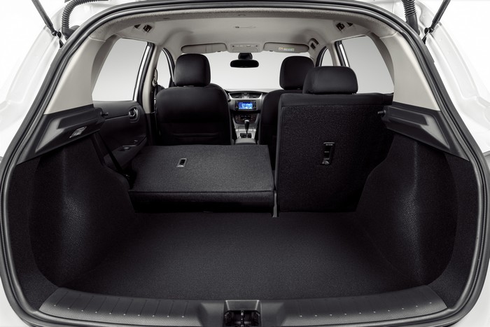 Багажник Nissan Tiida 2015