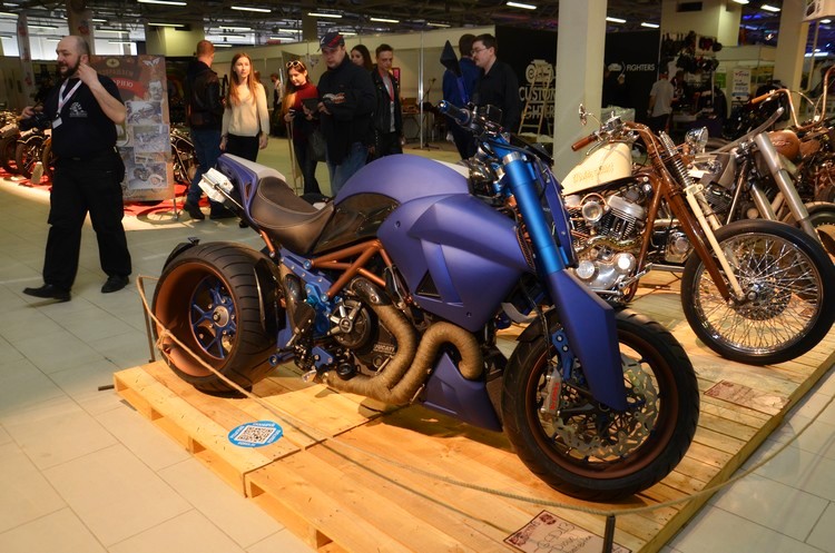 Выставка мотоциклов ИМИС 2016
