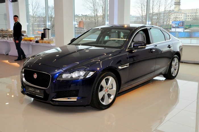 В Петербурге открылся новый дилерский центр Jaguar Land Rover