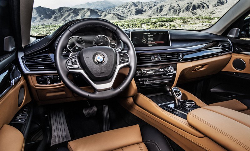 Интерьер BMW X6 2014 года