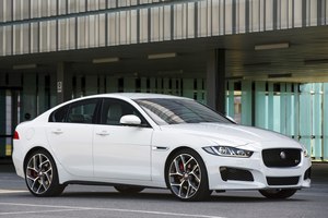 Jaguar Land Rover Россия назвала стартовую стоимость седана Jaguar XE