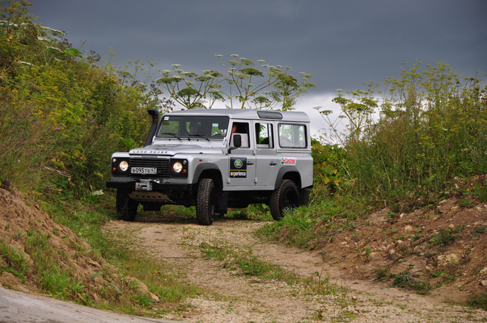 Школа внедорожного вождения Land Rover Experience