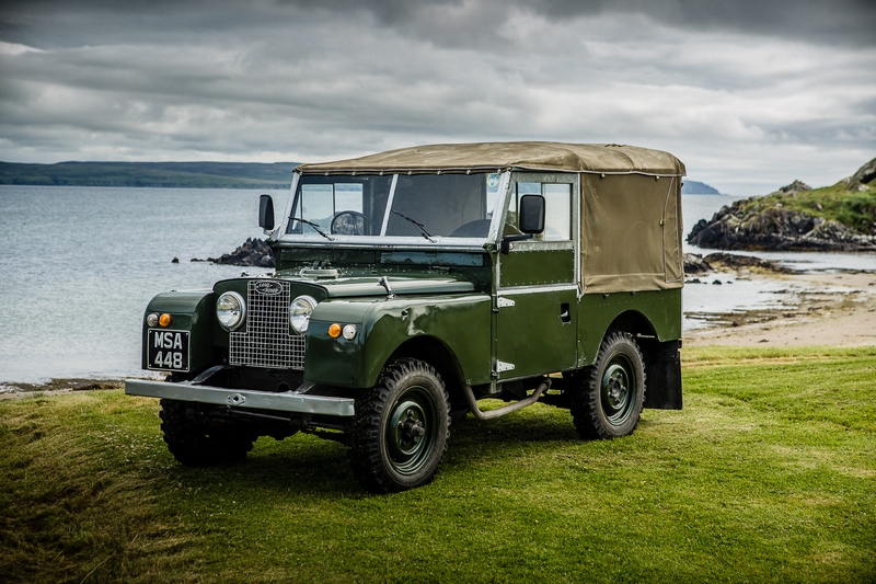 Land Rover Defender 1