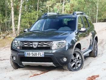 Компания Dacia показала живьем новый Duster