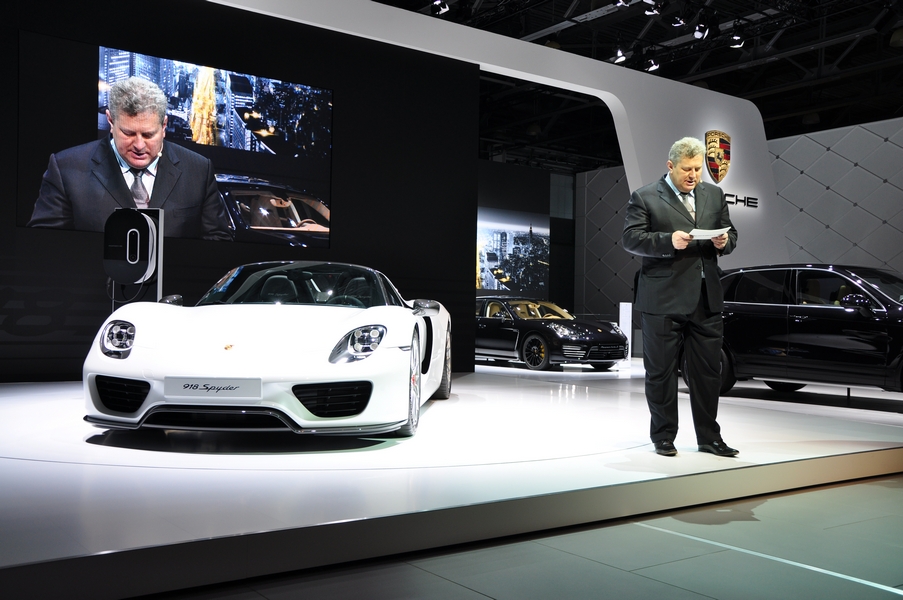 Гибридный суперкар Porsche 918 Spyder стоимостью 47 млн рублей