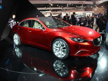 Прототип нового поколения Mazda6 показали в Токио