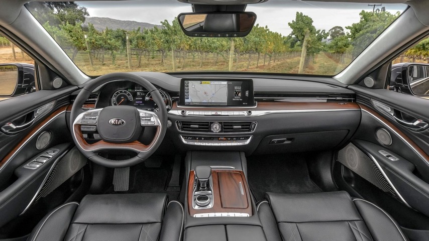 KIA K900