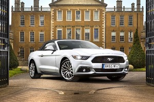 Ford Mustang лидирует по продажам среди спорткаров