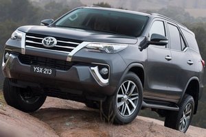 Toyota      Fortuner  