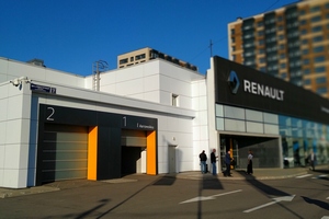В Петербурге открылся новый дилерский центр Renault