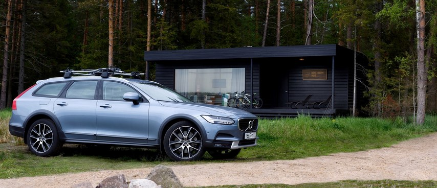 Volvo V90 Cross Country и отель Cross Country House