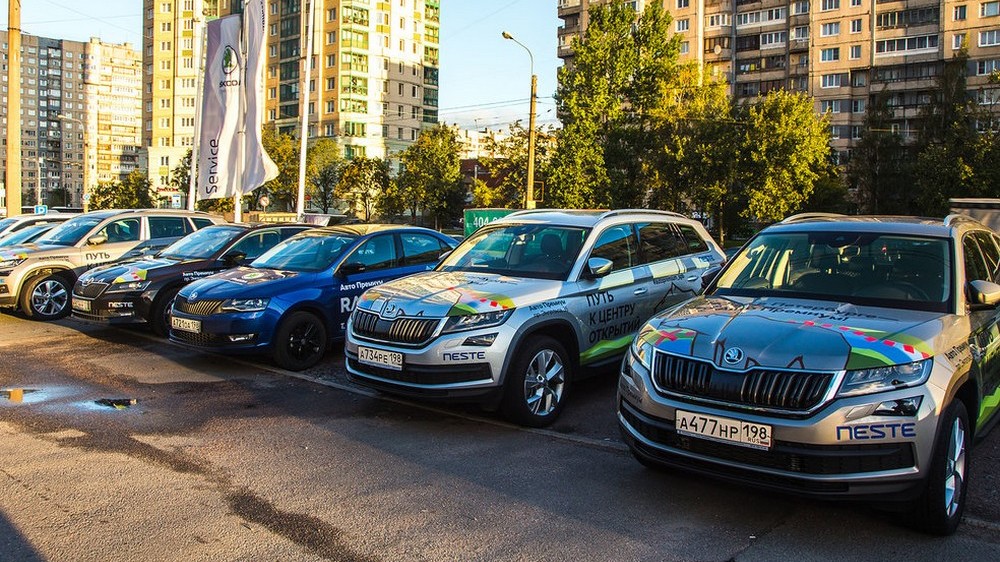 Поиск петроглифов на автомобилях Skoda