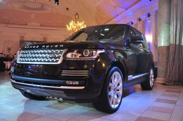 Новый Range Rover четвертого поколения получил главный приз престижной российской премии «Золотой Клаксон 2012».