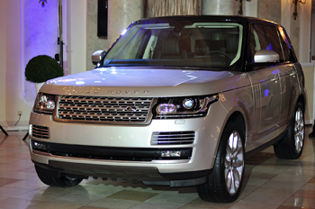 Совершенно новый Range Rover получил престижную российскую премию «Автомобиль года в России 2013»