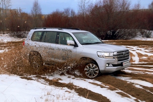 Toyota Land Cruiser 200: что изменили