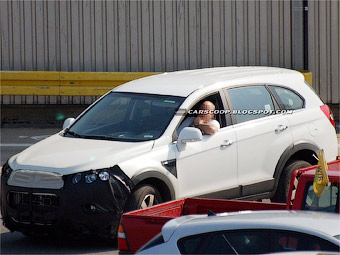 Chevrolet приступил к тестам обновленного кроссовера Captiva