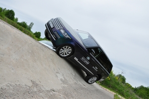 Комфортный off-road в центре внедорожного вождения «Land Rover Experience»
