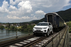 Land Rover Discovery Sport выступил в роли локомотива