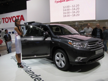Начало продаж обновленного Toyota Highlander с 20 октября 2010 г.