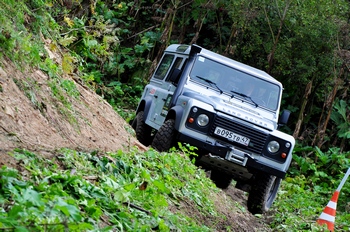 Land Rover прекращает продажи Defender в России