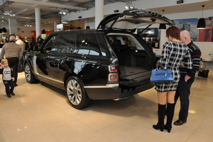 Компания "Рольф" провела презентацию обновленных Range Rover и Range Rover Sport