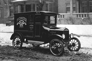 100 лет назад Ford запустил в производство свой первый коммерческий автомобиль – Ford Model TT
