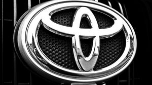 Lexus представили полностью новый LX