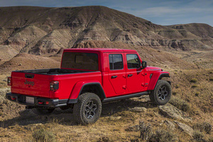 Модельная линейка Jeep пополнилась пикапом