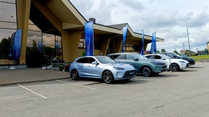 Автомобильный бренд Seres представил свои модели в формате Road-Show